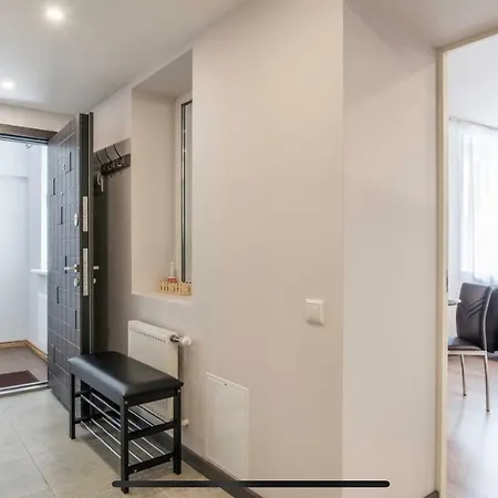 アパート 4 Person Center Studio.